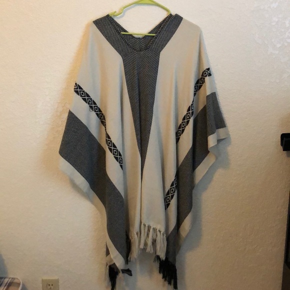 Poncho - Picture 1 of 3